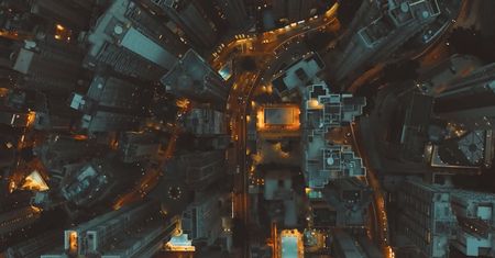 Świetny film, który zabierze was na ulice Hong Kongu