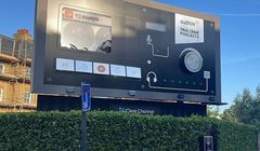 Kasety magnetofonowe na billboardach Audible