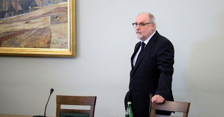 Czarne chmury nad pełnomocnikiem ds. polskiego atomu. Zaszkodziła współpraca z Orlenem