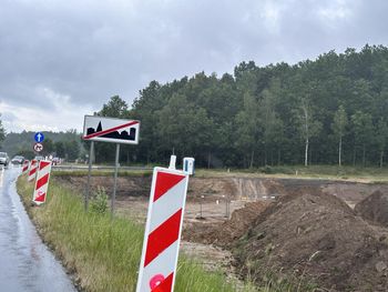 Rozpoczęła się budowa ronda na drodze do Karpacza. W pobliżu jest objazd do Kowar i Wałbrzycha