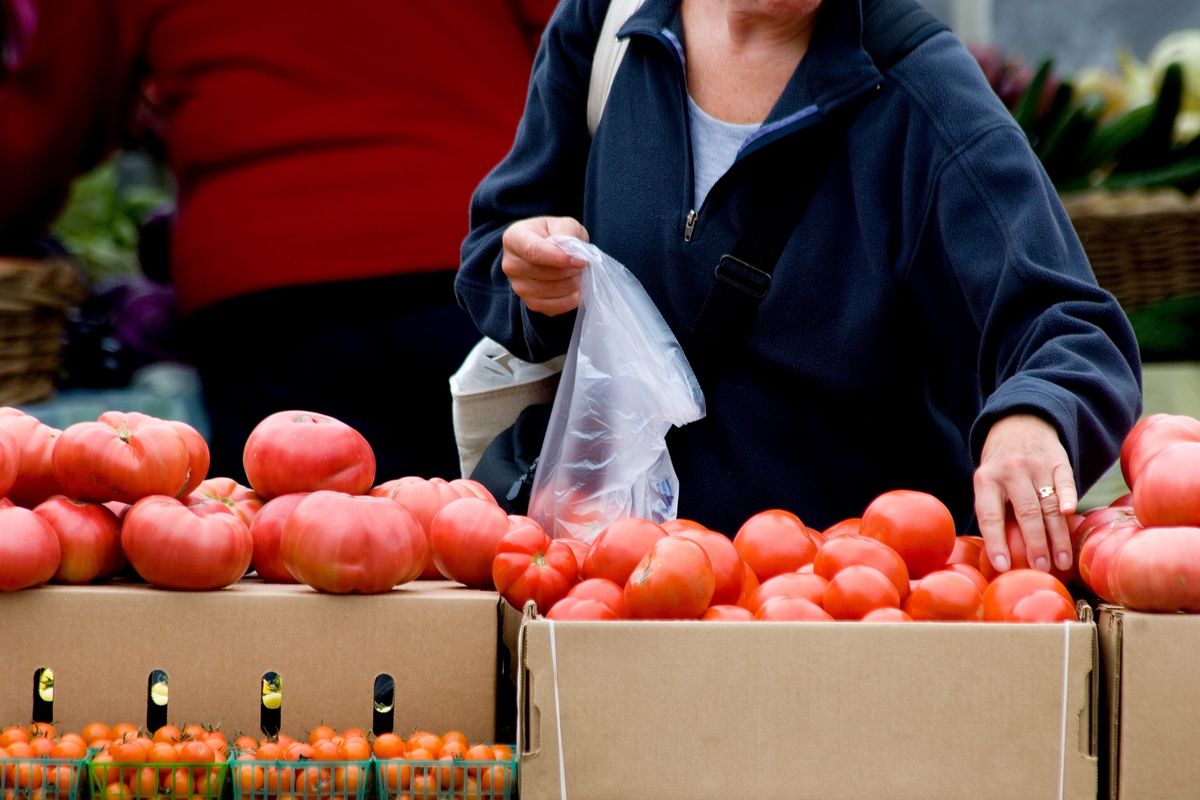 Ze względu na rosnące ceny coraz więcej osób korzysta z pomocy banków żywności