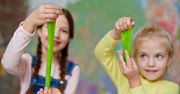 Jak zrobić slime? Kreatywny pomysł na prostą zabawę dla dziecka, a wystarczy kilka składników