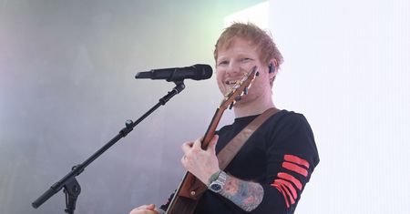 Przyjeżdża Ed Sheeran. Za nocleg trzeba słono zapłacić