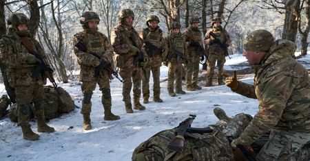 Putin ogłosił, że żołnierze ruszyli z atakiem. Natychmiastowa reakcja. "Nieprawda"