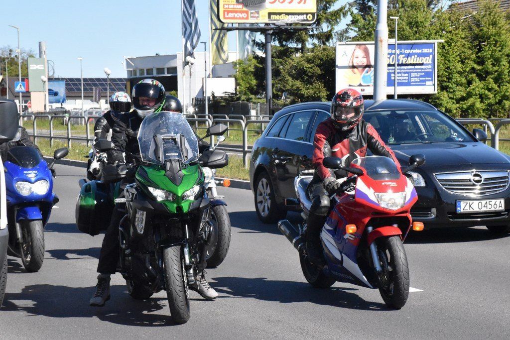 Motocyklowy Rajd Weteranów upamiętnił płk Ryszarda Szewczyna na Cmentarzu w Koszalinie [ZDJĘCIA]
