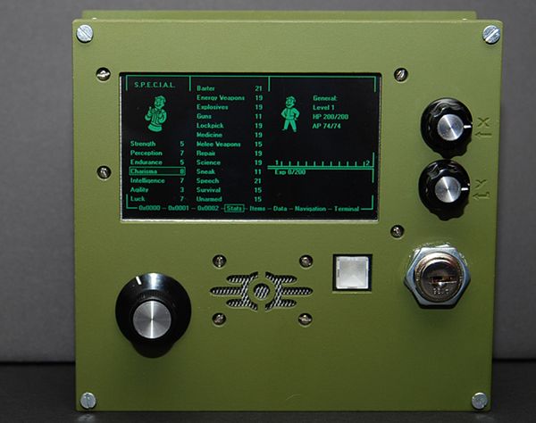 Prototyp PIP-Boy z Fallouta - w sam raz na zbliżający się koniec świata 2