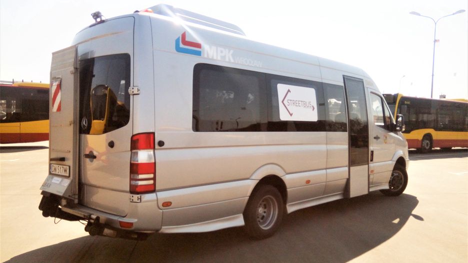 Wrocław. Streetbus nadal pomaga potrzebującym. Wydaje ponad 120 posiłków dziennie