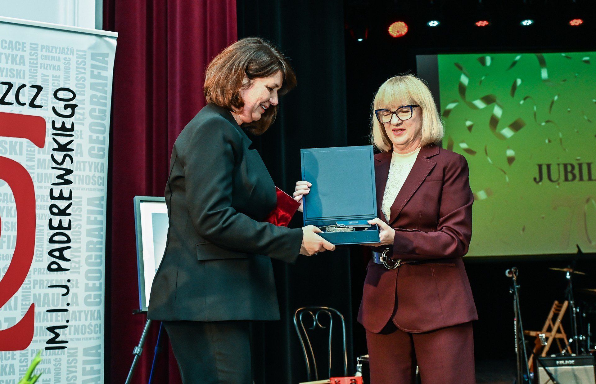 Gala 70-lecia V LO w Bydgoszczy w Kinoteatrze Inspektoratu Wsparcia Sił Zbrojnych.