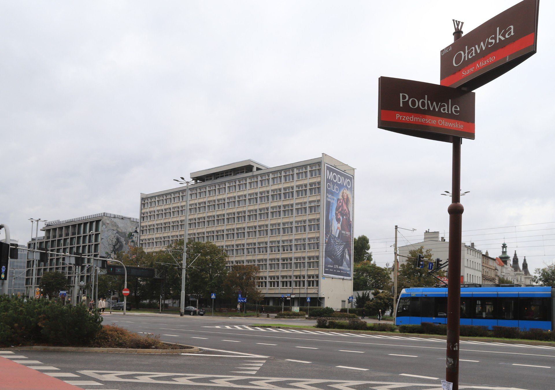 Dawny biurowiec ZREMB w centrum Wrocławia będzie hotelem