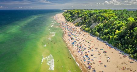 Długi weekend sierpniowy w Polsce. Tyle trzeba wydać w górach i nad morzem