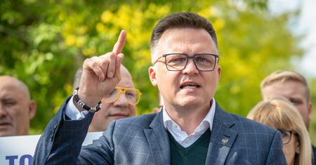 "Zrobił państwo na trzy miliony". Hołownia uderza w Mentzena