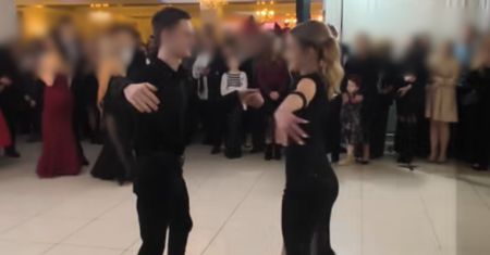 Nagranie ze studniówki podbija sieć. Patrzyli tylko na nich