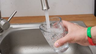 Woda z kranu szkodzi inteligencji? Długoletnia obserwacja dała odpowiedź