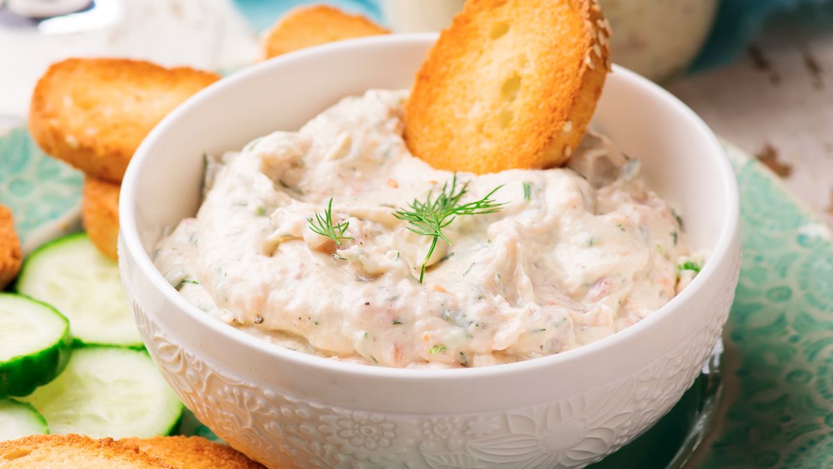 Pyszna i zdrowa pasta śniadaniowa z łososiem