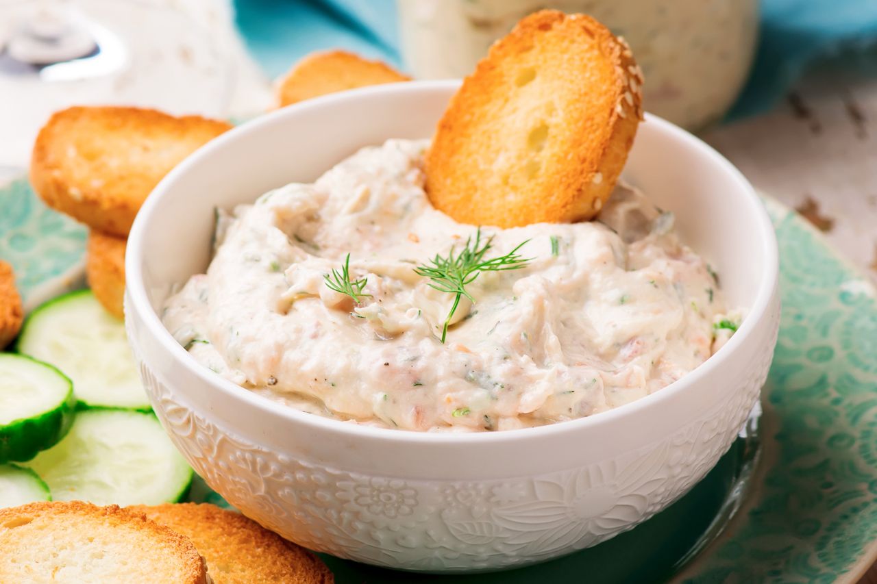 Pyszna i zdrowa pasta śniadaniowa z łososiem