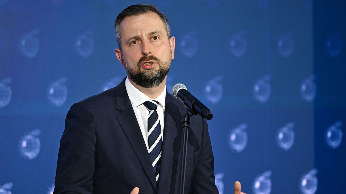 Warszawa, 16.06.2025. Wicepremier, minister obrony narodowej Władysław Kosiniak-Kamysz przemawia na Forum Bezpieczeństwa Europy Środkowej i Wschodniej ?Razem dla bezpiecznej Europy? na Uniwersytecie Warszawskim, 16 bm. (aldg) PAP/Radek Pietruszka
