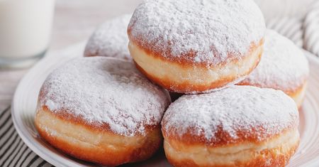 Czy pączki naprawdę szkodzą zdrowiu? Fakty o cukrze, tłuszczu i trawieniu