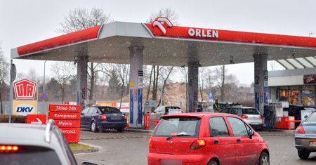 Uwaga na rosyjskie trolle. Znów mogą siać panikę w sprawie braków paliwa