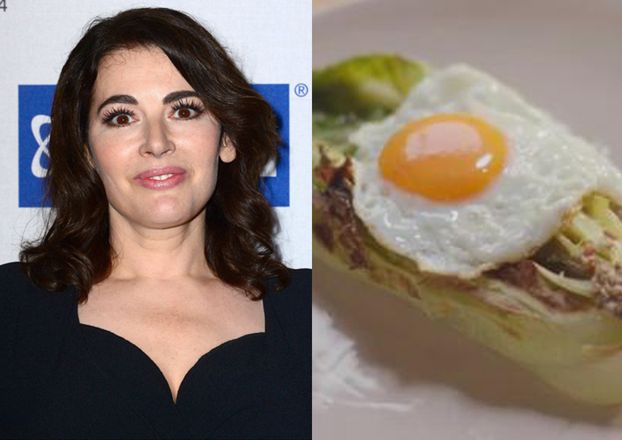 Nigella Lawson pokazała, jak zrobić "sałatkę" z... grillowanej sałaty. "To KPINA!"