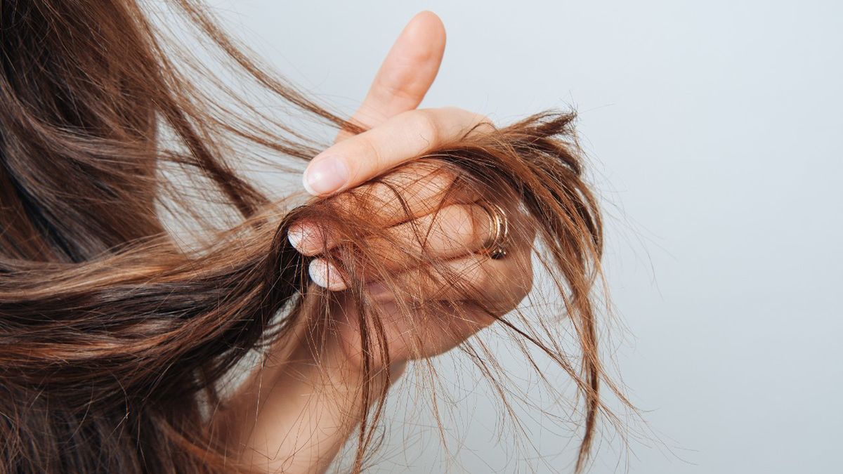 Glukonian cynku pobudza wzrost włosów, a także ma działanie przeciwutleniające (antyoksydacyjne).