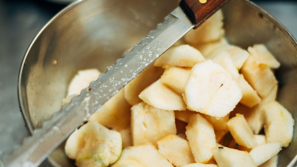 Bogactwo błonnika w gruszkach sprzyja obniżaniu poziomu "złego" cholesterolu.