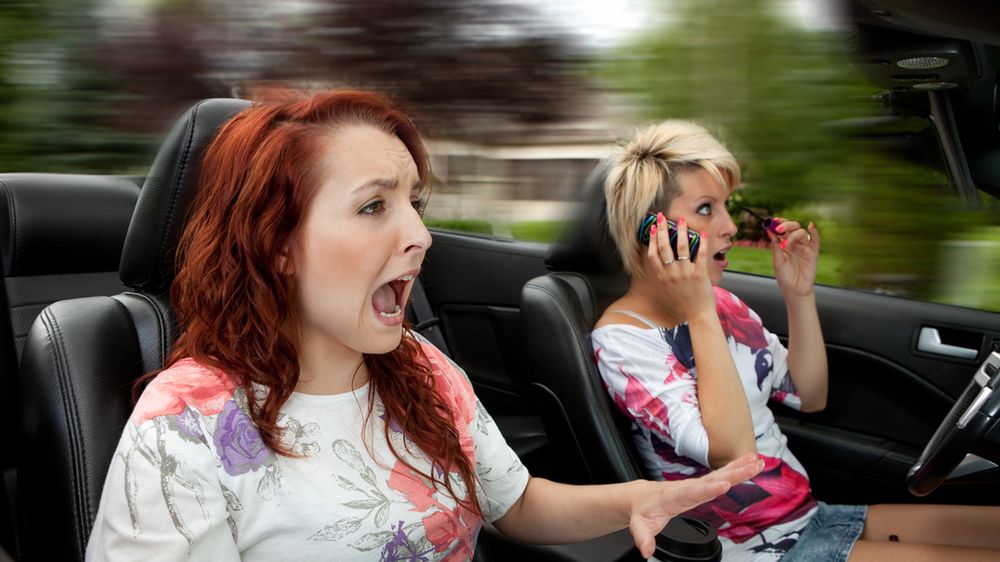 Korzystanie ze smartfona podczas jazdy przyczyną coraz większej liczby śmiertelnych wypadków 1