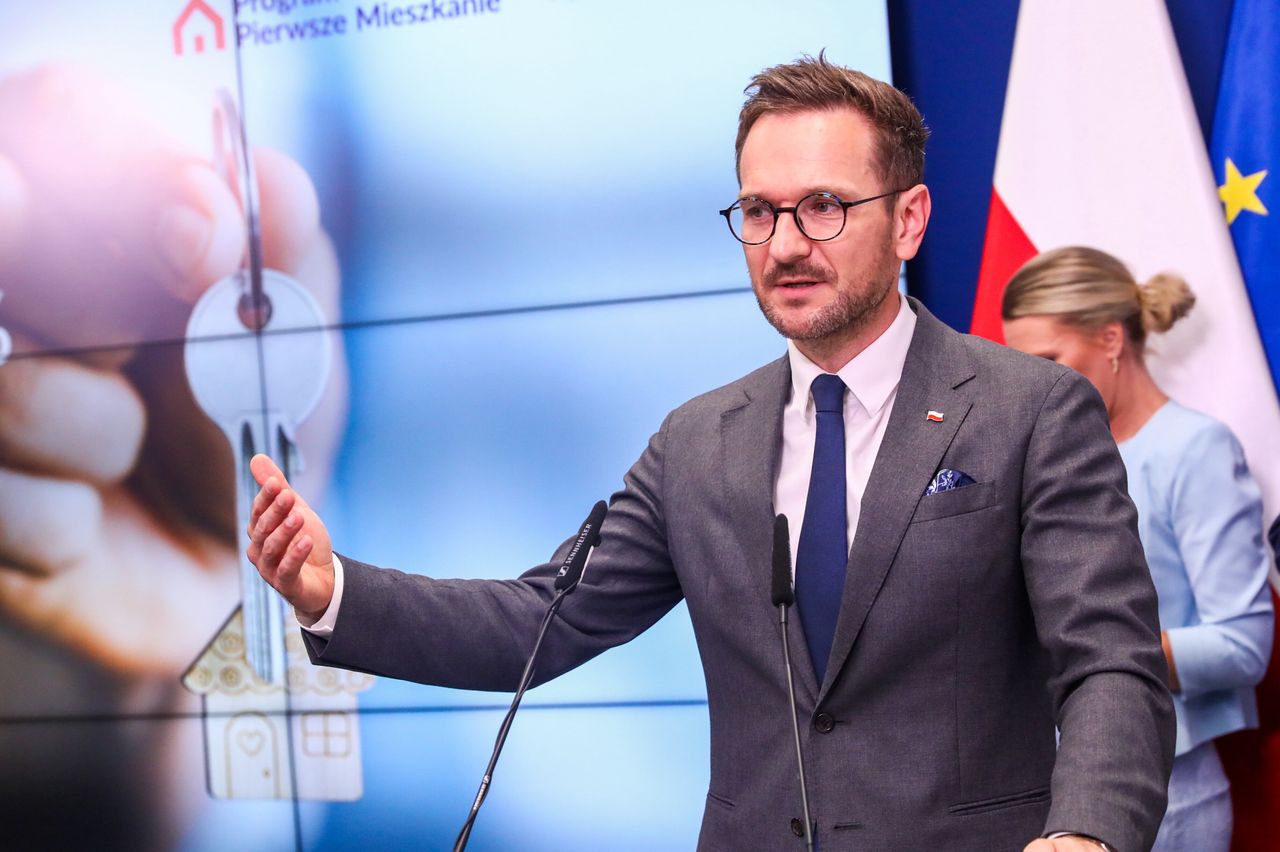 Bezpieczny kredyt 2 proc. Minister zachwala pierwsze wyniki