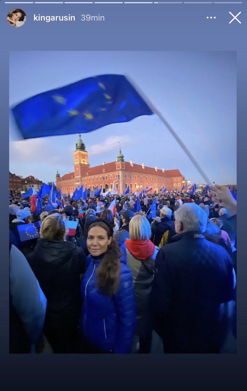 Kinga Rusin PROTESTUJE w Warszawie