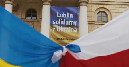 Gdzie się podziała flaga Ukrainy z lubelskiego Ratusza? Radny pyta
