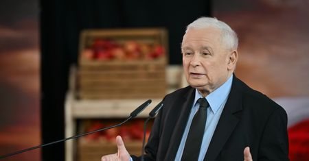Powinien odpuścić. Polacy mają jasne zdanie o Kaczyńskim