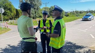 Lublin: Akcja "Jednoślad" nad Zalewem Zemborzyckim. Policjanci kontrolowali rowerzystów i użytkowników hulajnóg