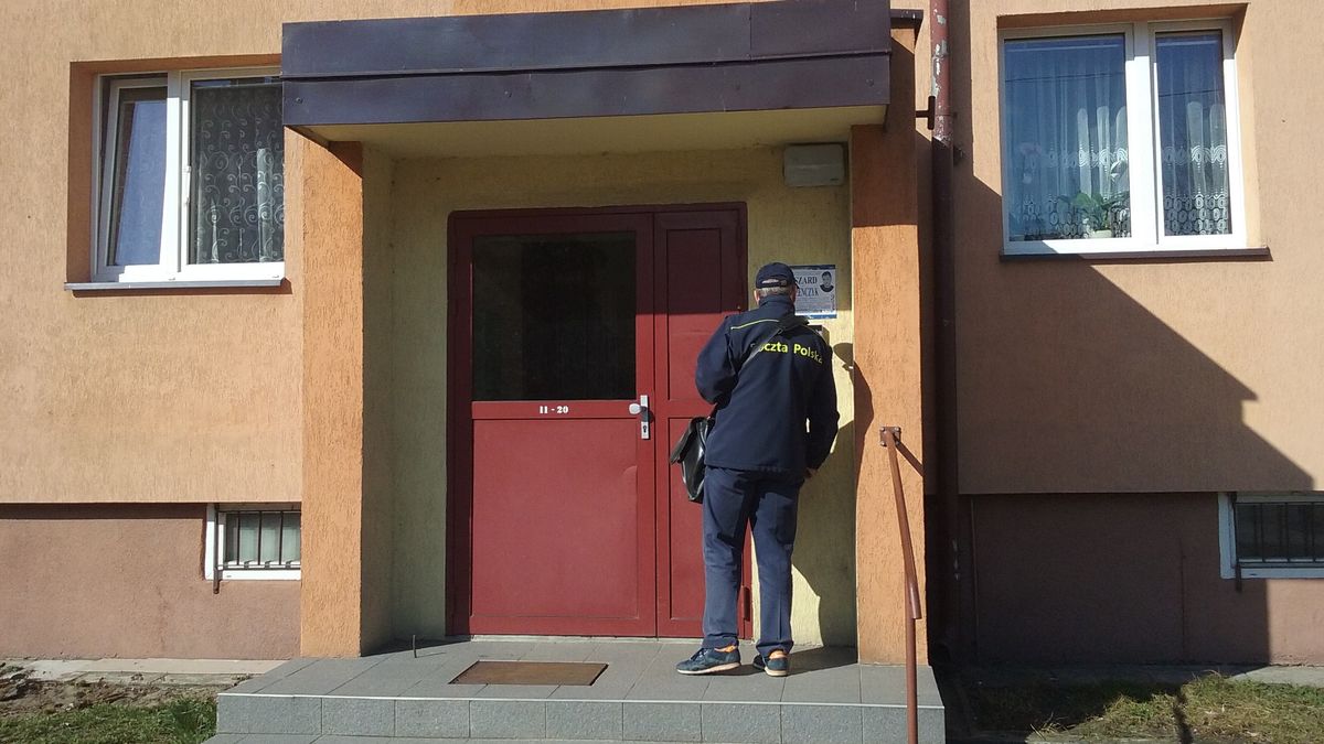 Poczta planuje ściąć pensje i obniżyć wymiar czasu pracy.