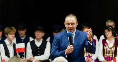 PiS podkręca kampanię. Nawrocki ruszy w trasę