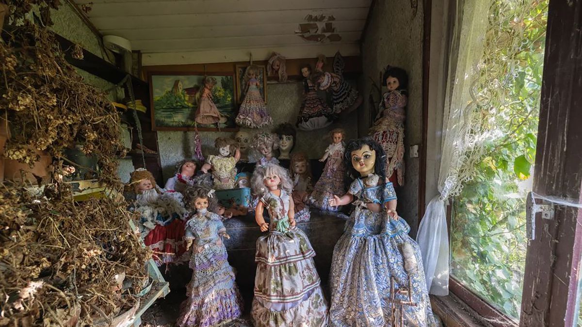 Lalki wielkości ludzi.