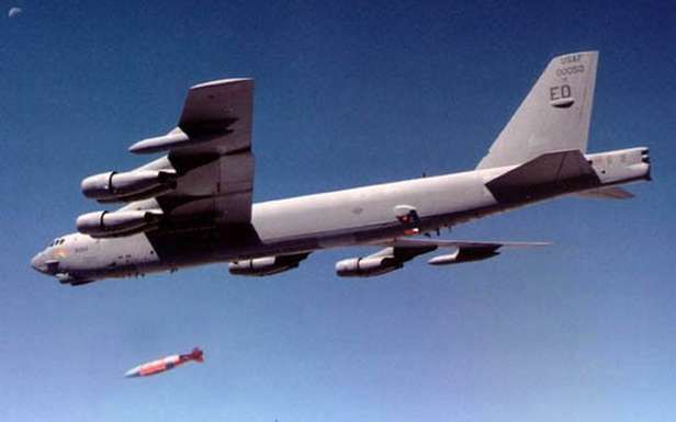 GBU-57A/B - bomba, która przebije 60 metrów zbrojonego betonu [wideo]