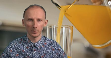 Pij codziennie. Jelita będą ci wdzięczne i zapomnisz o sztywności stawów