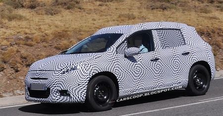 Peugeot 2008 – szpiegowskie zdjęcia crossovera bazującego na 208