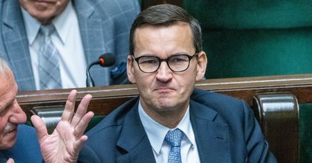Co dalej z "500 plus"? Posłowie chcą waloryzacji, premier mówi "nie"