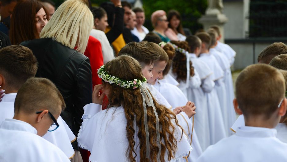 Czego nie wypada wkładać na komunię? 