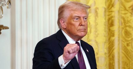 Trump znów uderzy cłami. Wyciągnie narzędzie sprzed wieku