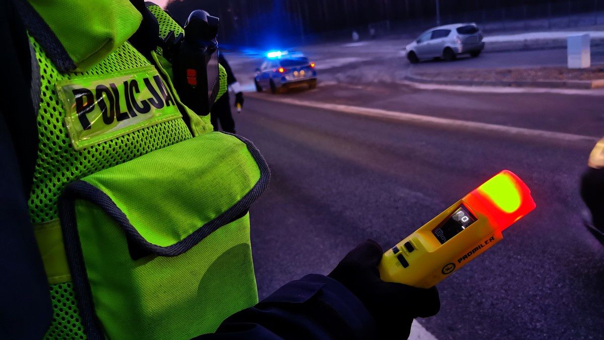 kontrola drogowa alkomat badanie trzeźwości policja