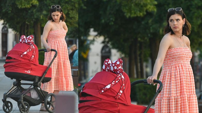 Klaudia Halejcio na lodach z rodziną i przyjaciółmi