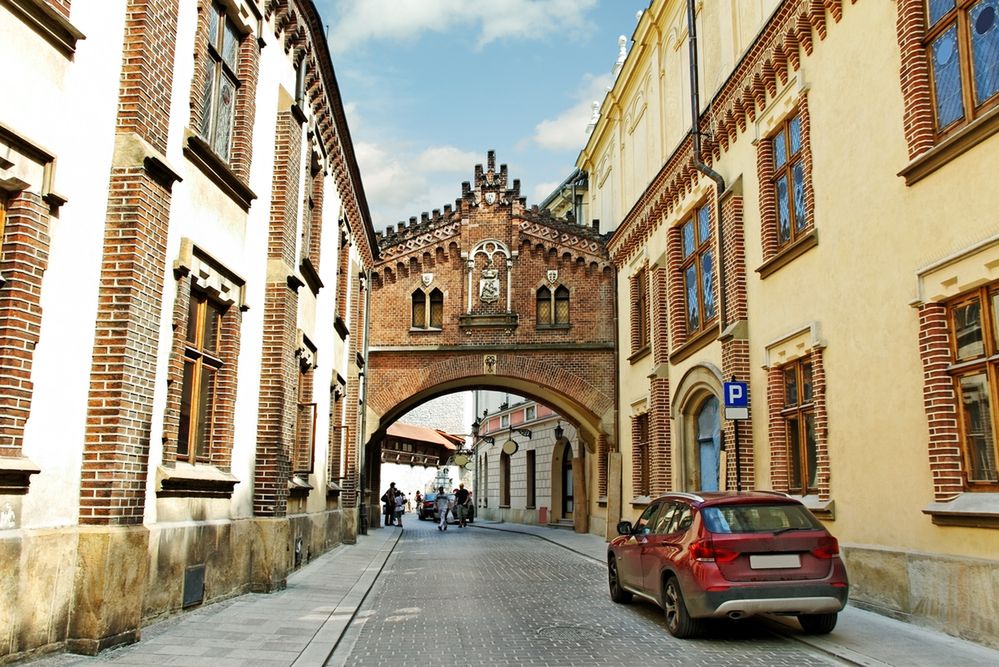 Kraków zmienia zasady parkowania. Więcej stref, droższy postój