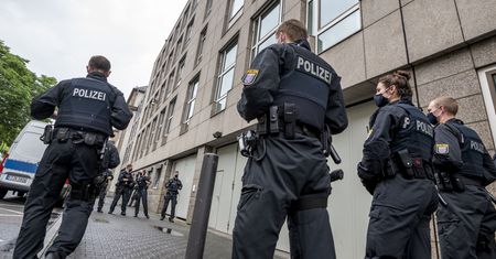 Niemcy osądzili gwałt zbiorowy na 15-latce. Polakowi się upiekło. Irakijczyk za kraty