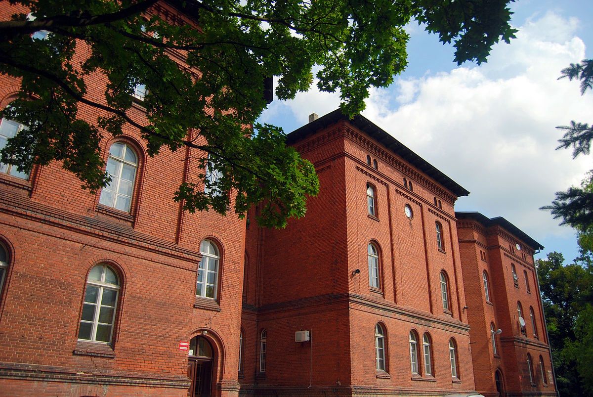 Gniezno, Dziekanka  