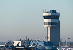 Agresywna pasażerka na pokładzie samolotu. Interwencja w Gdańsku