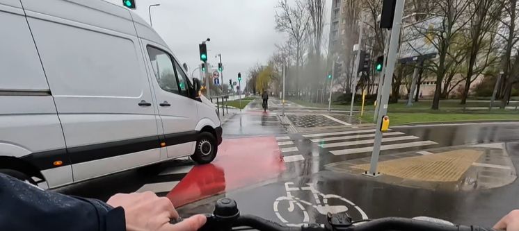Rowerzysta uniknął kolizji