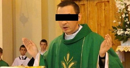 Ksiądz spowodował kolizję po alkoholu. Znowu odprawia msze