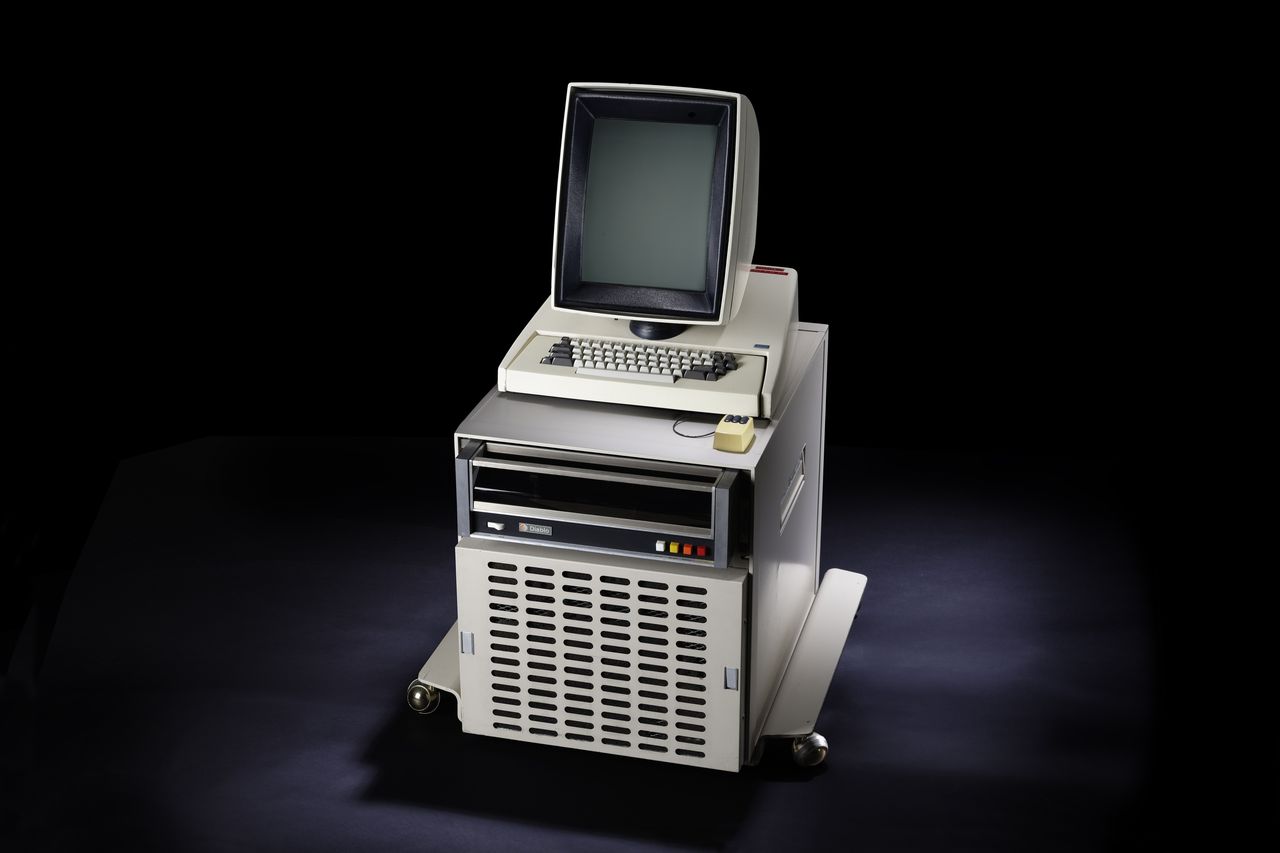 Xerox Alto zafascynował Jamesa H. Clarka tego stopnia, że postanowił opracować własny chip graficzny wspierający przetwarzanie grafiki 3D.