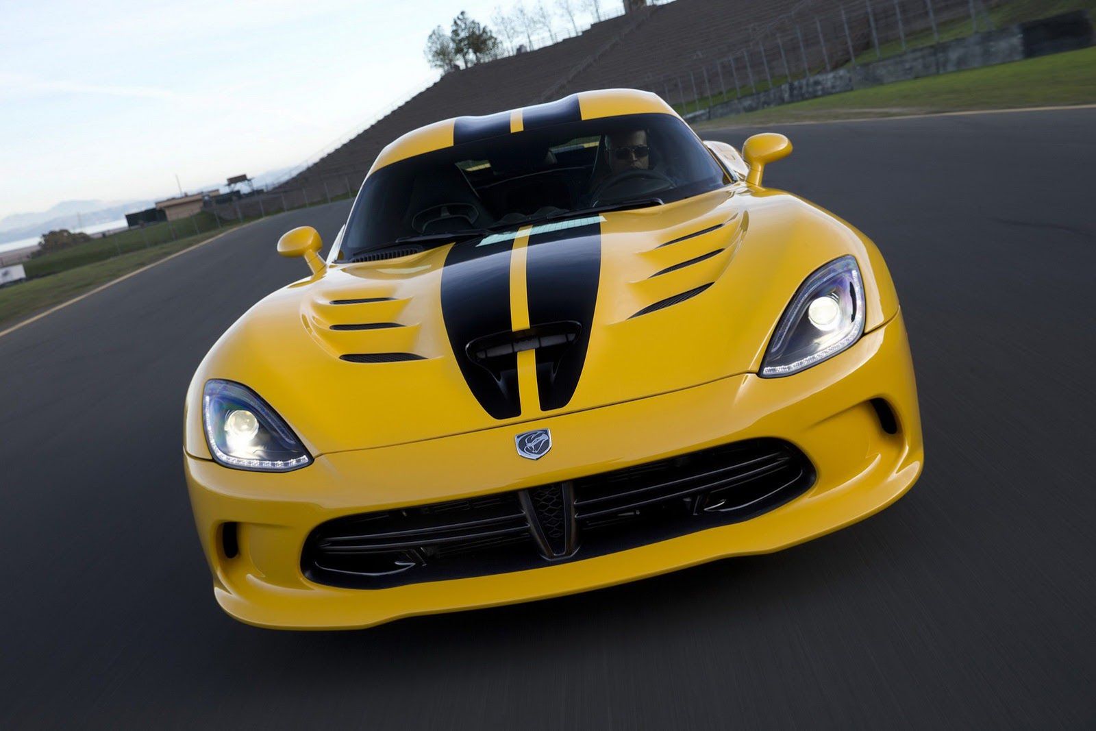 2013 SRT Viper - w żółci, czerwieni, czerni i niebieskim [aktualizacja] 77